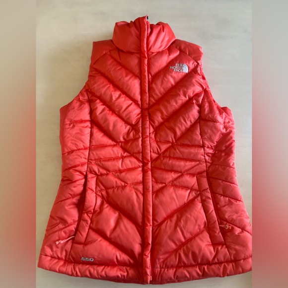 North Face Women’s Vest - Picture 1 of 2
